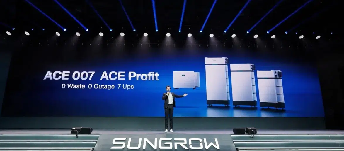 Uluslararası Dokuma Sanatçısı Fırat Neziroğlu 'Kutnu' Dokunuşuyla Altier Fashion Show'da Yer Aldı