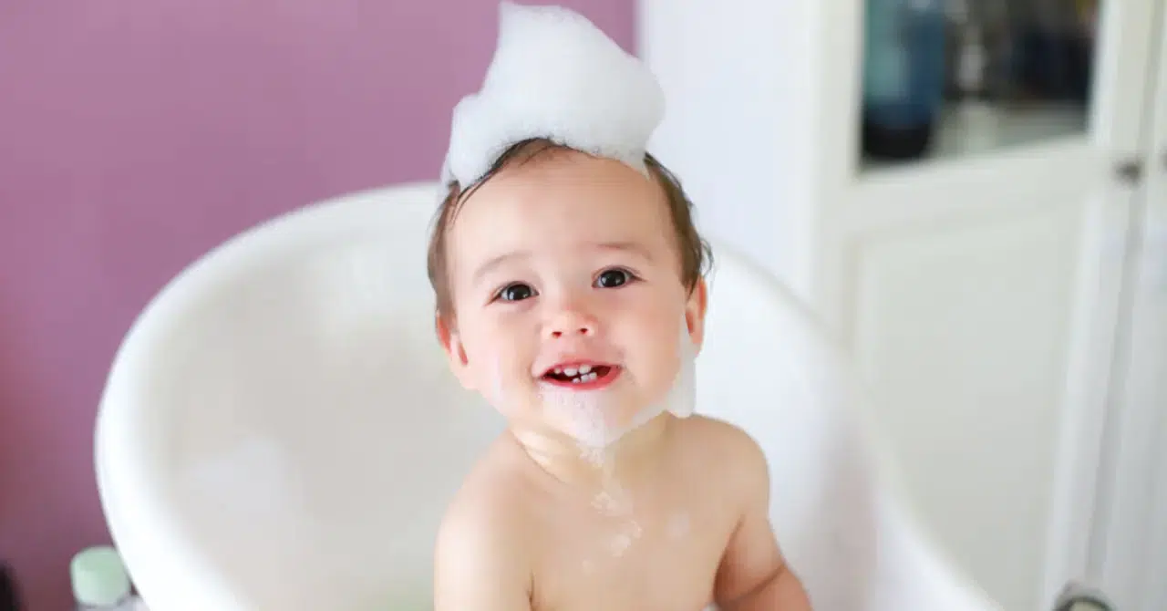 Bebek Şampuanı Seçerken Nelere Dikkat Edilmeli? İşte Doğru Ürün Seçiminin Püf Noktaları