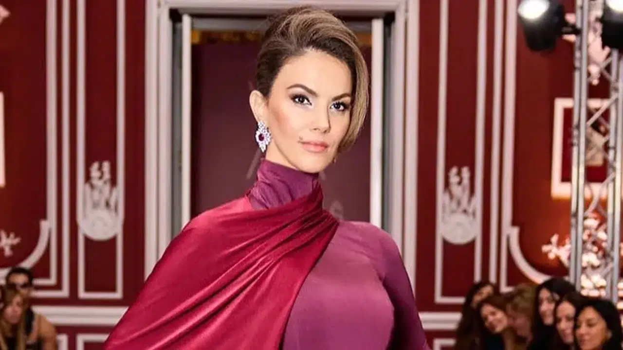 İspanyol Tasarımcı Andres Acosta'nın 'Melek' Defilesi