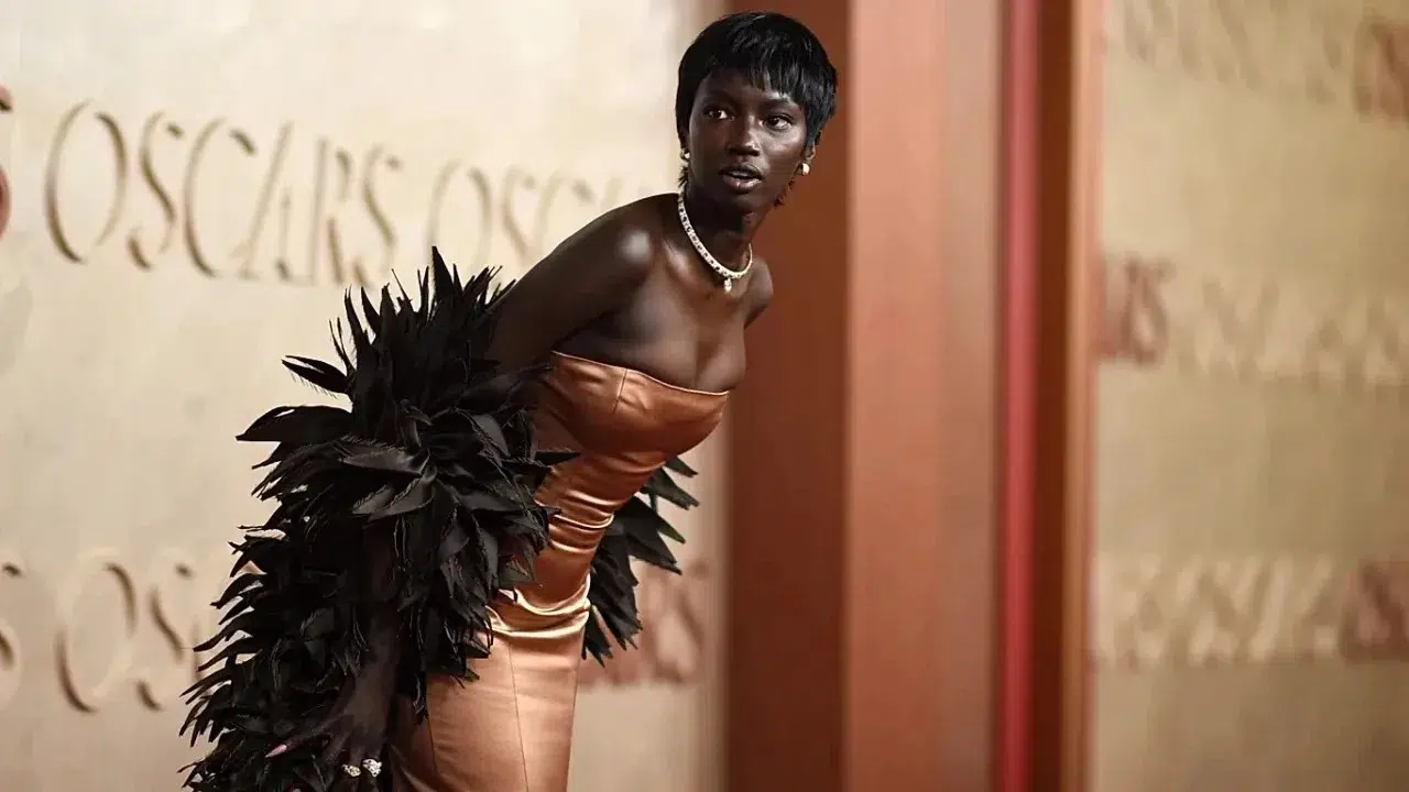 Mültecilikten Moda İkonuna: Anok Yai, 'Yılın Modeli' Seçildi