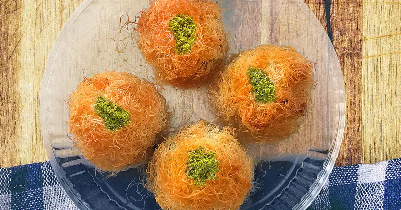 Şerbetli tatlılar neden hamur gibi olur? Ustaların altın sırrı ortaya çıktı!