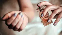 Parfümünüz neden hemen uçup gidiyor? İşte doğru kullanım sırrı