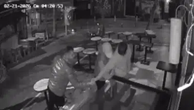 Kadıköy Moda'da Kafe Önüne Bırakılan Çilekler Neden Çalındı?