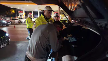 Kadıköy'de gerçekleştirilen denetimlerde 1.2 milyon TL ceza kesildi, 159 araç trafikten men edildi