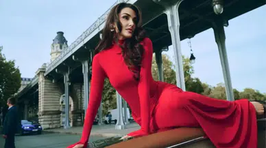 Hande Erçel'in Paris Temalı Moda Tanıtımı
