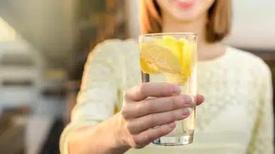 Gece İçin Yağ Yakımını Destekleyen En İyi Detoks İçecekleri