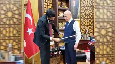 Modacı Adnan Kızıltaş, Devlet Bahçeli için Takım Elbise Ölçüsü Aldı