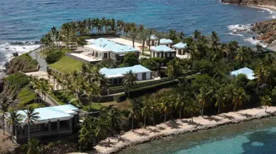 Victoria’s Secret ve Jeffrey Epstein: Moda Dünyasında Karanlık Bir İlişki Mi Var?