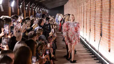 Emre Erdemoğlu, Moskova Moda Haftası ile uluslararası moda sahnesinde nasıl yer alıyor?