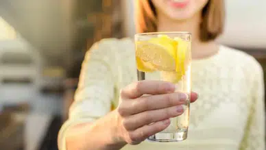 Gece İçin Yağ Yakımını Destekleyen En İyi Detoks İçecekleri