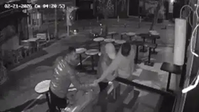 Kadıköy Moda'da Kafe Önüne Bırakılan Çilekler Neden Çalındı?