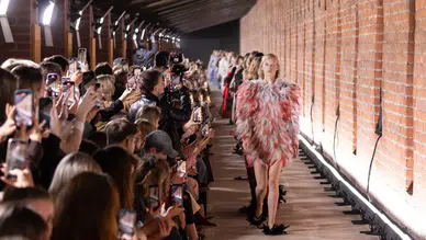 Emre Erdemoğlu, Moskova Moda Haftası'nda 'No Apologies' Koleksiyonu ile Podyuma Çıkıyor