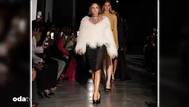 Müzikten Mankenliğe Geçiş: Zeynep Bastık Paris Moda Haftası'nda Podyumda