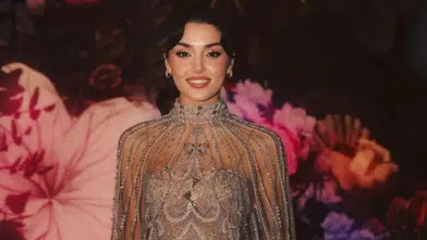 Hande Erçel Paris Moda Haftası'nda!