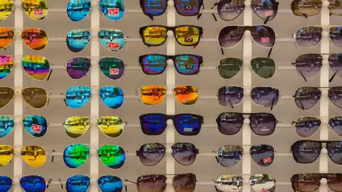 EssilorLuxottica, Armani'den Hisse Satın Almayı Planlıyor
