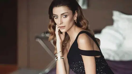 Özge Ulusoy'un Evlilik Sorusu Üzerine Yanıtı Dikkat Çekti