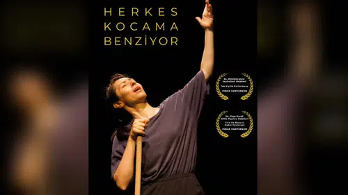 “Herkes Kocama Benziyor” 200’üncü Gösterimini Gerçekleştirdi