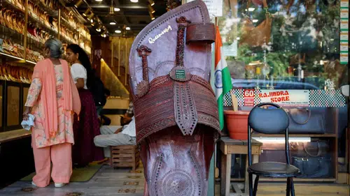 Prada'nın Yeni Terlik Koleksiyonu: 40 Bin TL'ye Satışa Sunulacak