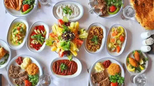 Misafir sofralarında yapılmaması gereken en büyük yanlış