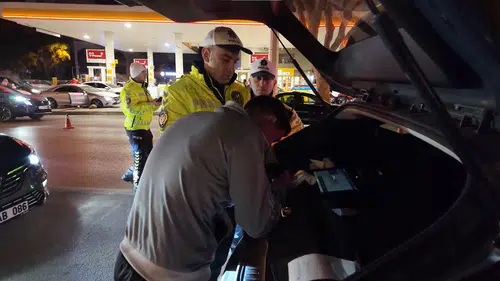 Kadıköy'de gerçekleştirilen denetimlerde 1.2 milyon TL ceza kesildi, 159 araç trafikten men edildi