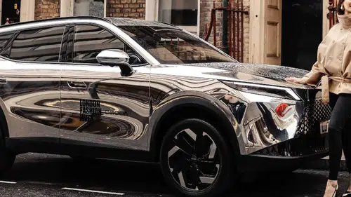 Omoda, londra moda haftası'nda tasarım ve teknolojiyi nasıl birleştirdi?