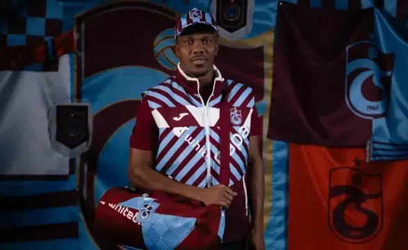 Dünyada Bir İlk: Trabzonspor Eski Formaları Sanata ve Geleceğe Dönüştürüyor!