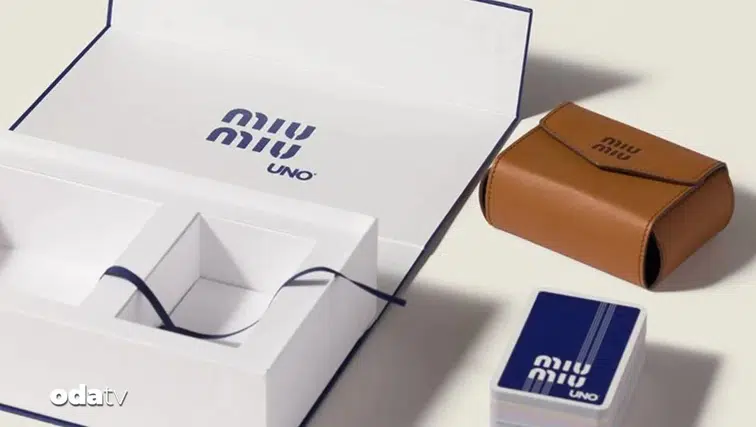 Miu Miu’dan Oyun Hamlesi: UNO Artık Bir Aksesuar