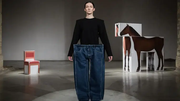 New York'ta Sokak Modasını Sarsan Kare Pantolon Tasarımı Nedir?