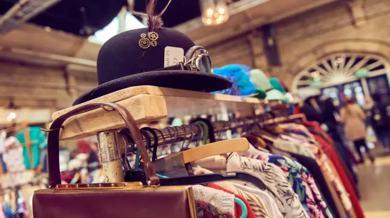 Vintage Giyim Nedir? Her Eski Kıyafet Vintage Sayılır mı? İşte Doğru Kullanım Rehberi