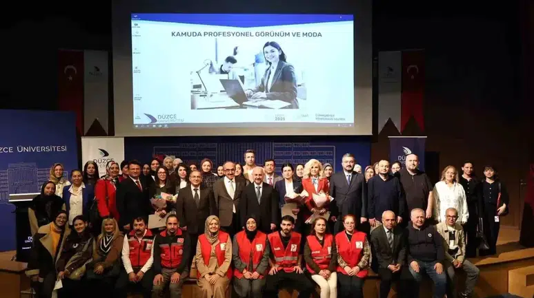 Düzce Üniversitesinde 'Kamuda Profesyonel Görünüm ve Moda' Eğitimi Düzenlendi